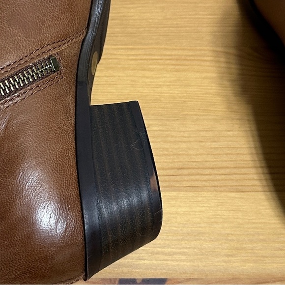 Lucky Brand | Ankle Leather Bootie | Round Toe Block Heel Boots | 7 Wide - Picture 7 of 10